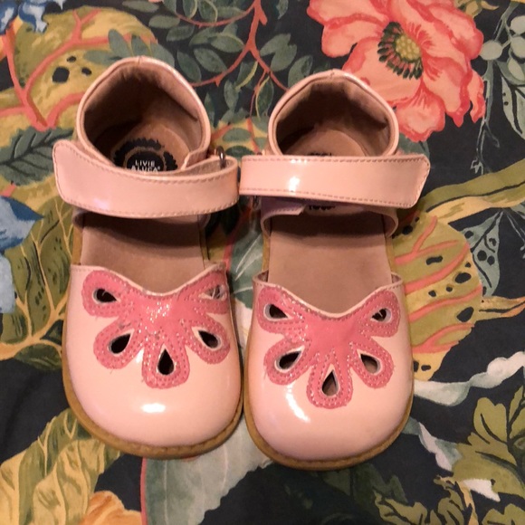 livie and luca pink petals